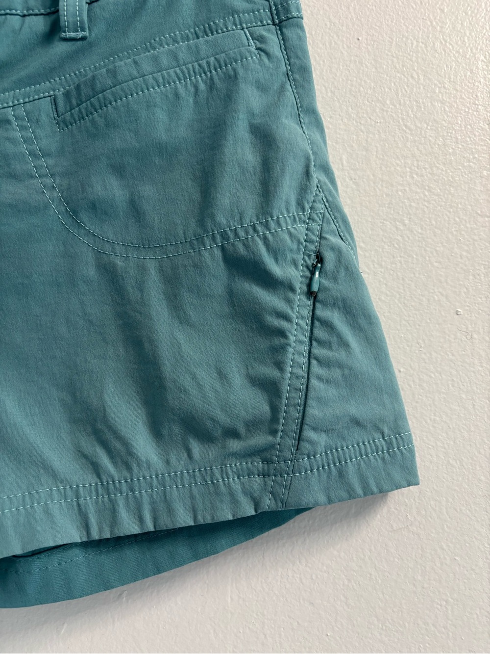 Athleta Trekkie Hiking Shorts Size 6 Teal Blue Green Outdoor Gorpcore Trail - Picture 4 of 14